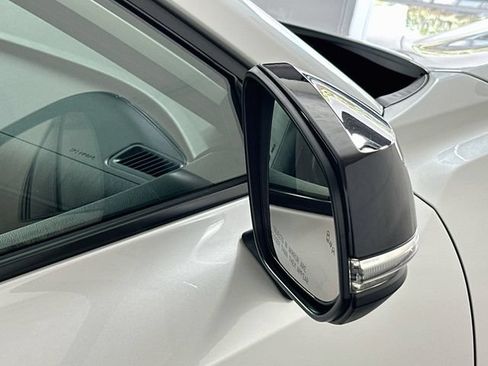 Used 2025 Toyota Grand Highlander AWD Hybrid image 11