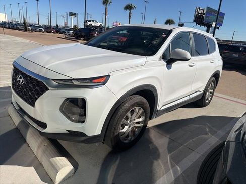 Used 2019 Hyundai Santa Fe SE image 1