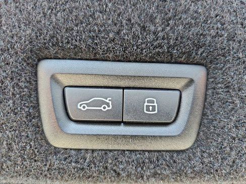 New 2025 BMW i7 xDrive60 image 13