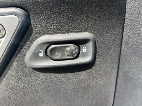Used 2016 Jeep Wrangler Unlimited Sahara w/ Dual Top Group AWD/4WD image 15