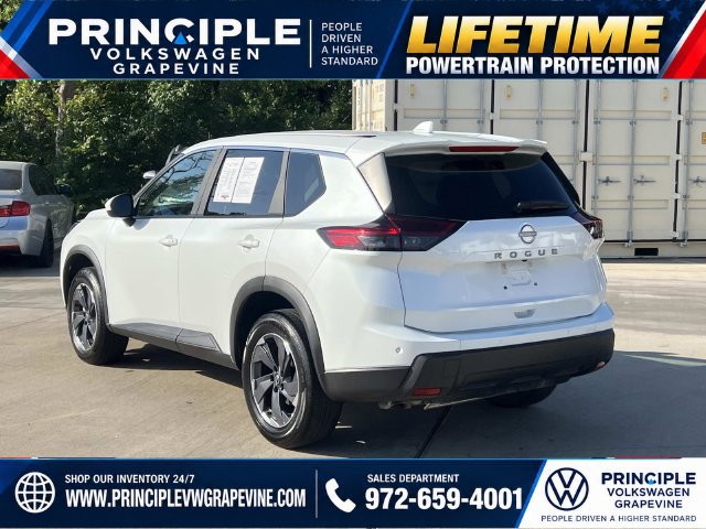 Used 2026 Nissan Rogue SV FWD image 8