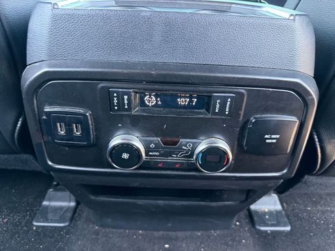 Used 2018 Ford Expedition Limited RWD image 18