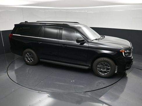 Used 2025 Ford Expedition Max Active AWD/4WD image 40