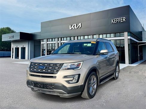 Used 2017 Ford Explorer Limited w/ Equipment Group 301A image 4