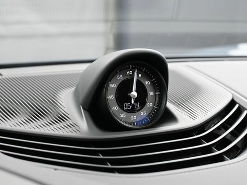 New 2025 Porsche Taycan image 21