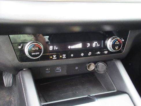 Used 2024 Mitsubishi Outlander SE image 25