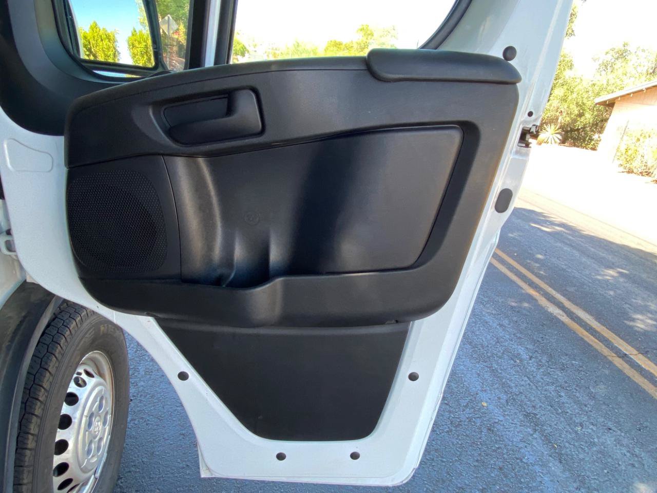 Used 2025 RAM ProMaster 2500 w/ U-Haul Equipment Group FWD image 30