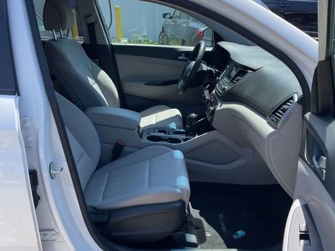 Used 2018 Hyundai Tucson SE w/ Cargo Package AWD/4WD image 19
