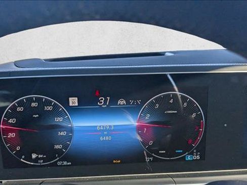 Used 2025 Mercedes-Benz GLS 580 4MATIC image 12