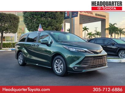 Used 2025 Toyota Sienna XLE