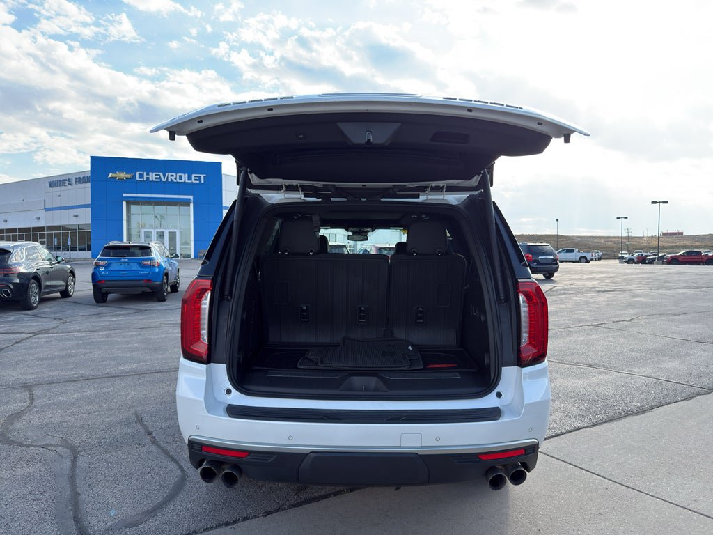 Used 2023 GMC Yukon Denali AWD/4WD image 15