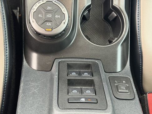 Used 2021 Ford Bronco Wildtrak image 22