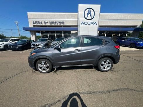 Used 2019 Honda HR-V LX image 2