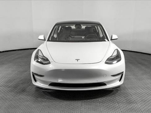 Used 2021 Tesla Model 3 Standard Range Plus image 11