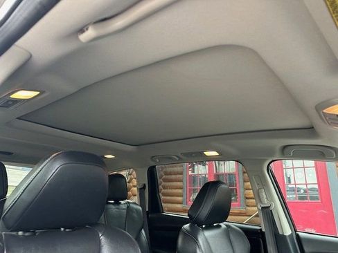 Used 2022 Subaru Ascent Limited w/ Technology Package image 32