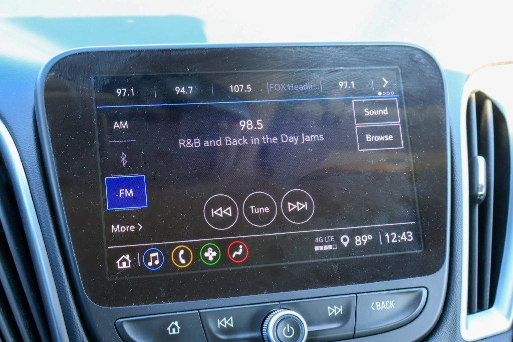 Used 2025 Chevrolet Malibu LT FWD image 3