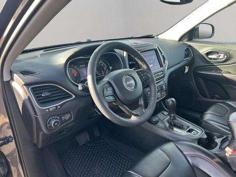 Used 2022 Jeep Cherokee Trailhawk image 27