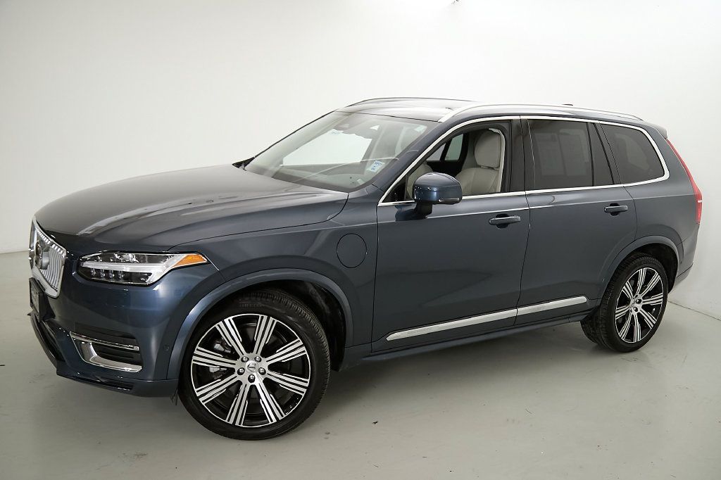 Certified 2024 Volvo XC90 T8 Plus w/ Protection Package Premier AWD/4WD image 3
