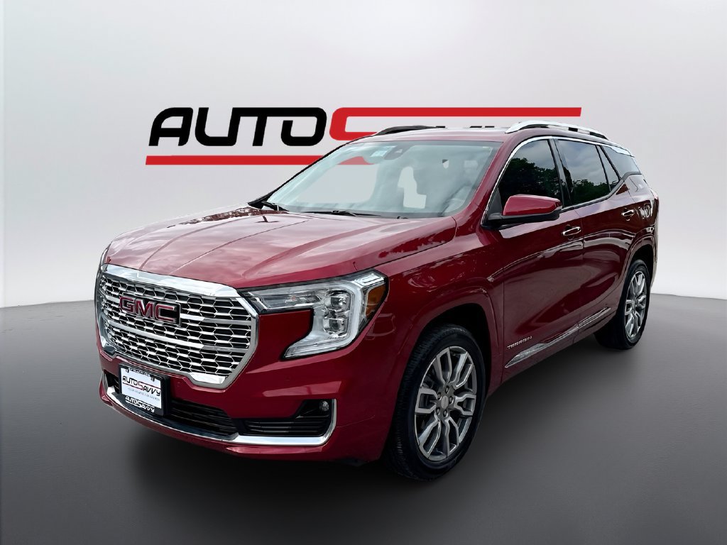 Used 2024 GMC Terrain Denali AWD/4WD image 3
