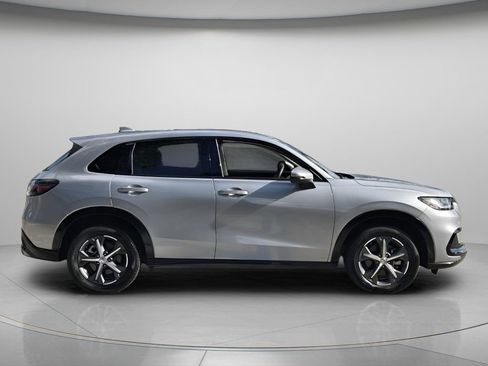 Used 2024 Honda HR-V EX-L image 3