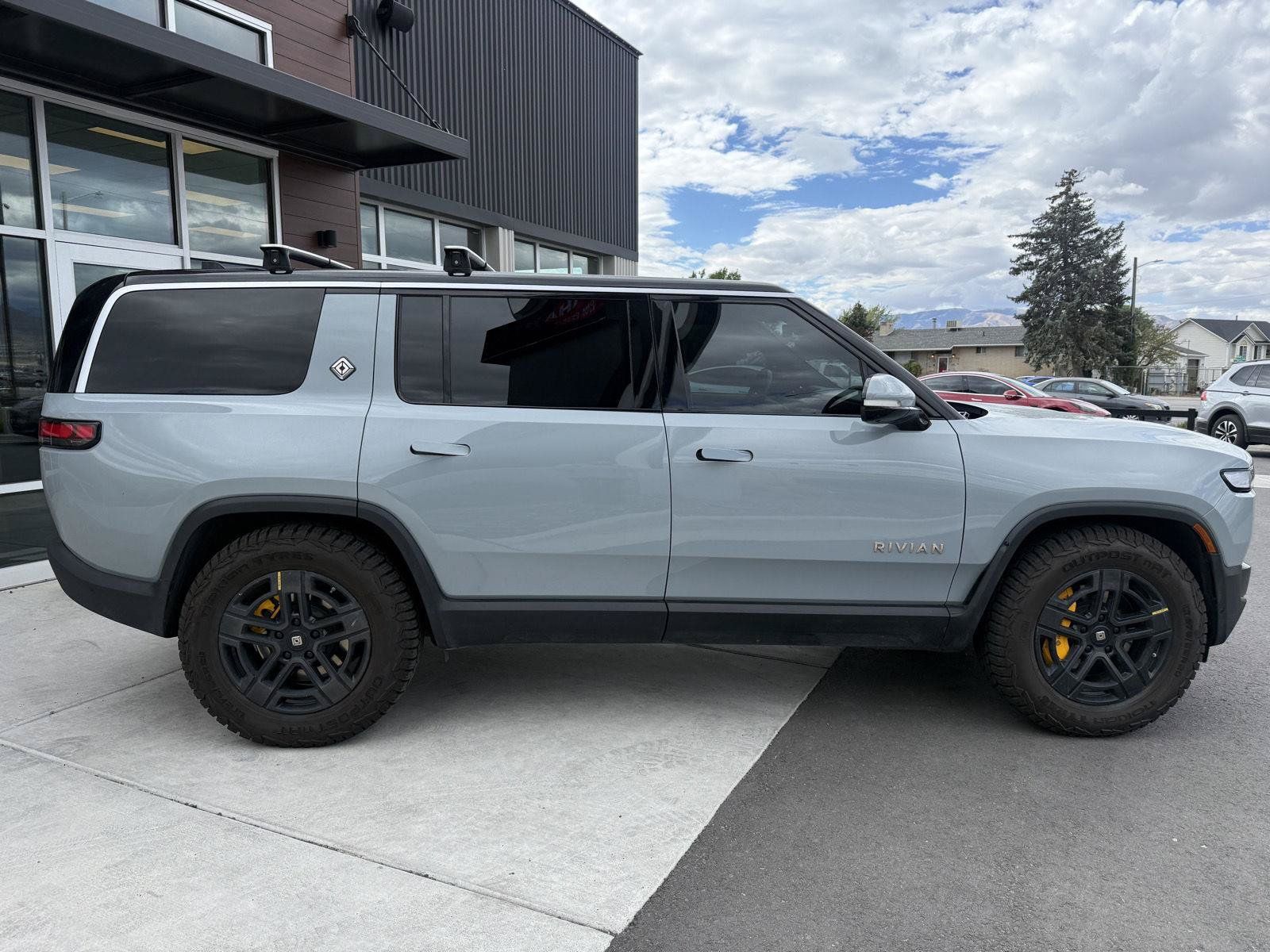 Used 2023 Rivian R1S Launch Edition Quad AWD/4WD image 9