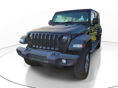 Used 2018 Jeep Wrangler Unlimited Sport S AWD/4WD image 3