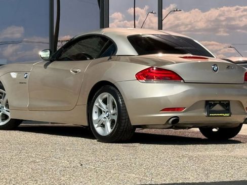 Used 2011 BMW Z4 sDrive35i image 10