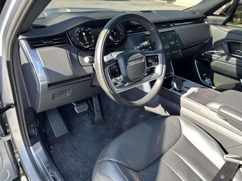 Used 2025 Land Rover Range Rover SE AWD/4WD image 18