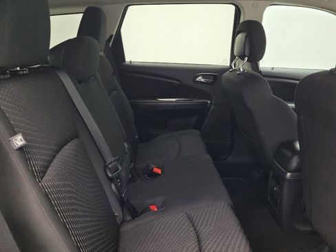 Used 2018 Dodge Journey SE w/ Blacktop Package FWD image 19