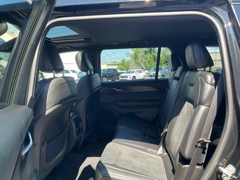 Used 2025 Jeep Grand Cherokee L Altitude AWD/4WD image 9
