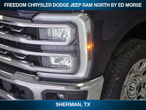 Used 2025 Ford F350 Lariat w/ Chrome Package image 5