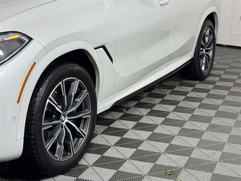 Used 2023 BMW X6 xDrive40i w/ Executive Package image 13
