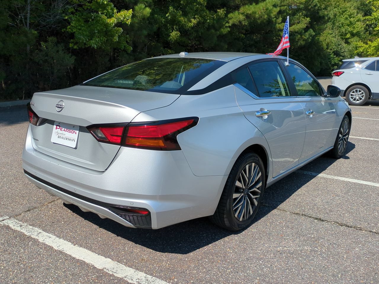 Used 2025 Nissan Altima 2.5 SV FWD image 4