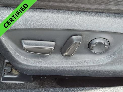 Used 2019 Toyota Camry LE FWD image 7