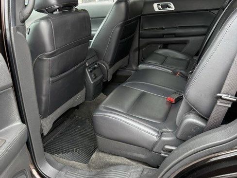 Used 2013 Ford Explorer XLT image 9