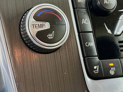 Used 2016 Volvo V60 T5 Platinum image 21