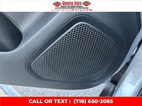 Used 2021 Hyundai Venue SEL w/ Cargo Package FWD image 36