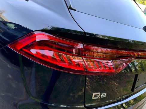 Used 2019 Audi Q8 Premium Plus w/ Premium Plus AWD/4WD image 27