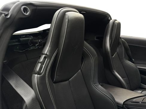 Used 2021 Chevrolet Corvette Stingray Coupe w/ Z51 Performance Package RWD image 39