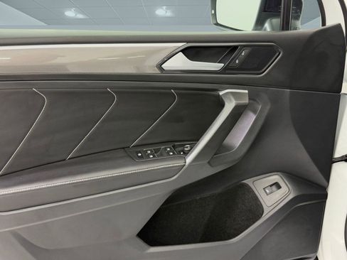 Used 2024 Volkswagen Tiguan SE R-Line image 14