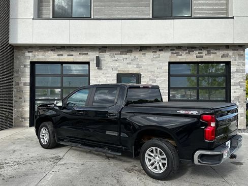 Used 2022 Chevrolet Silverado 1500 LT AWD/4WD image 5