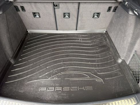 Used 2023 Porsche Macan AWD/4WD image 25