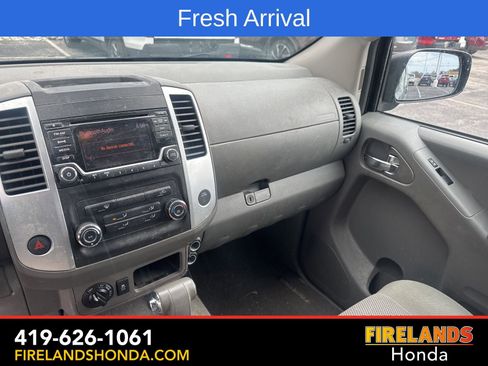 Used 2016 Nissan Frontier SV image 22