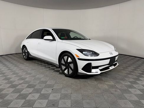Used 2025 Hyundai Ioniq 6 SE RWD image 5