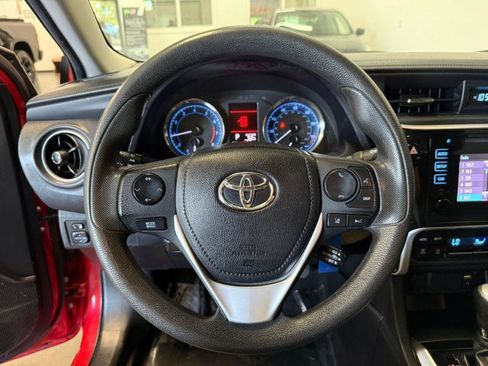 Used 2019 Toyota Corolla LE FWD image 11