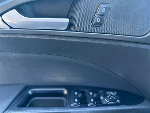 Used 2013 Ford Fusion SE image 14