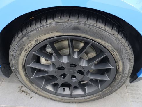 Used 2010 Ford Mustang GT Premium RWD image 3