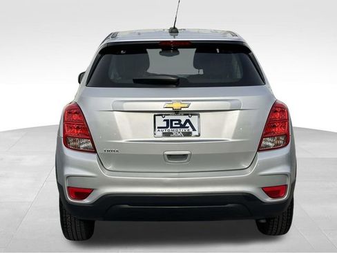 Used 2018 Chevrolet Trax LS image 26