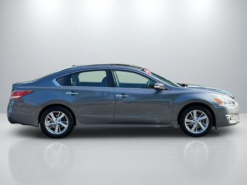 Used 2015 Nissan Altima 2.5 SL w/ Technology Package FWD image 10