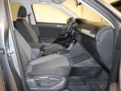 Used 2021 Volkswagen Tiguan S image 17